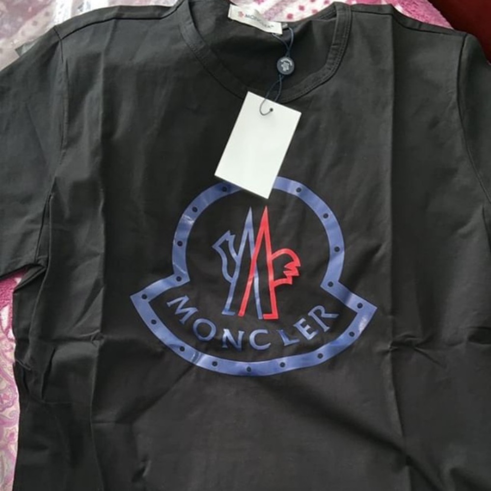 Moncler T-shirt